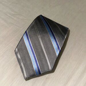 Brooks Brothers Silk Neck Tie Diagonal Stripes Silver Blue
